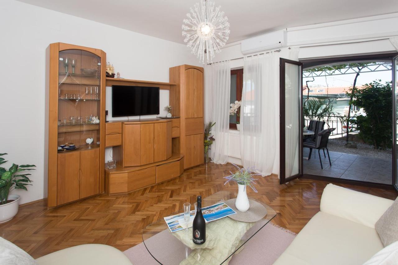 Apartmani Stanic Seget Vranjica Cameră foto